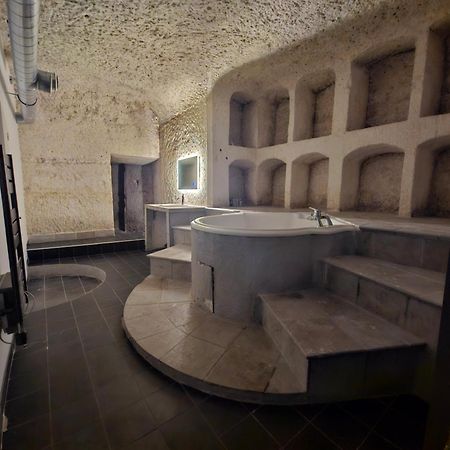 Troglodyte Baths Apartment Saint-Etienne-de-Chigny Luaran gambar
