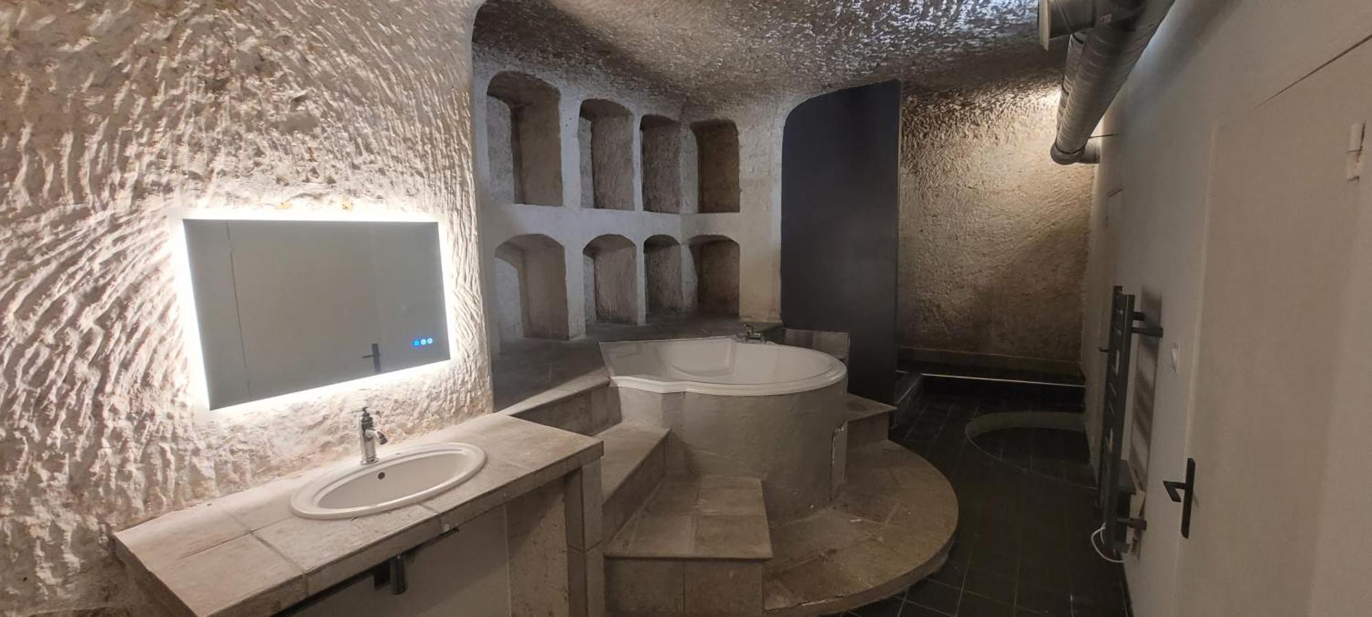 Troglodyte Baths Apartment Saint-Etienne-de-Chigny Luaran gambar