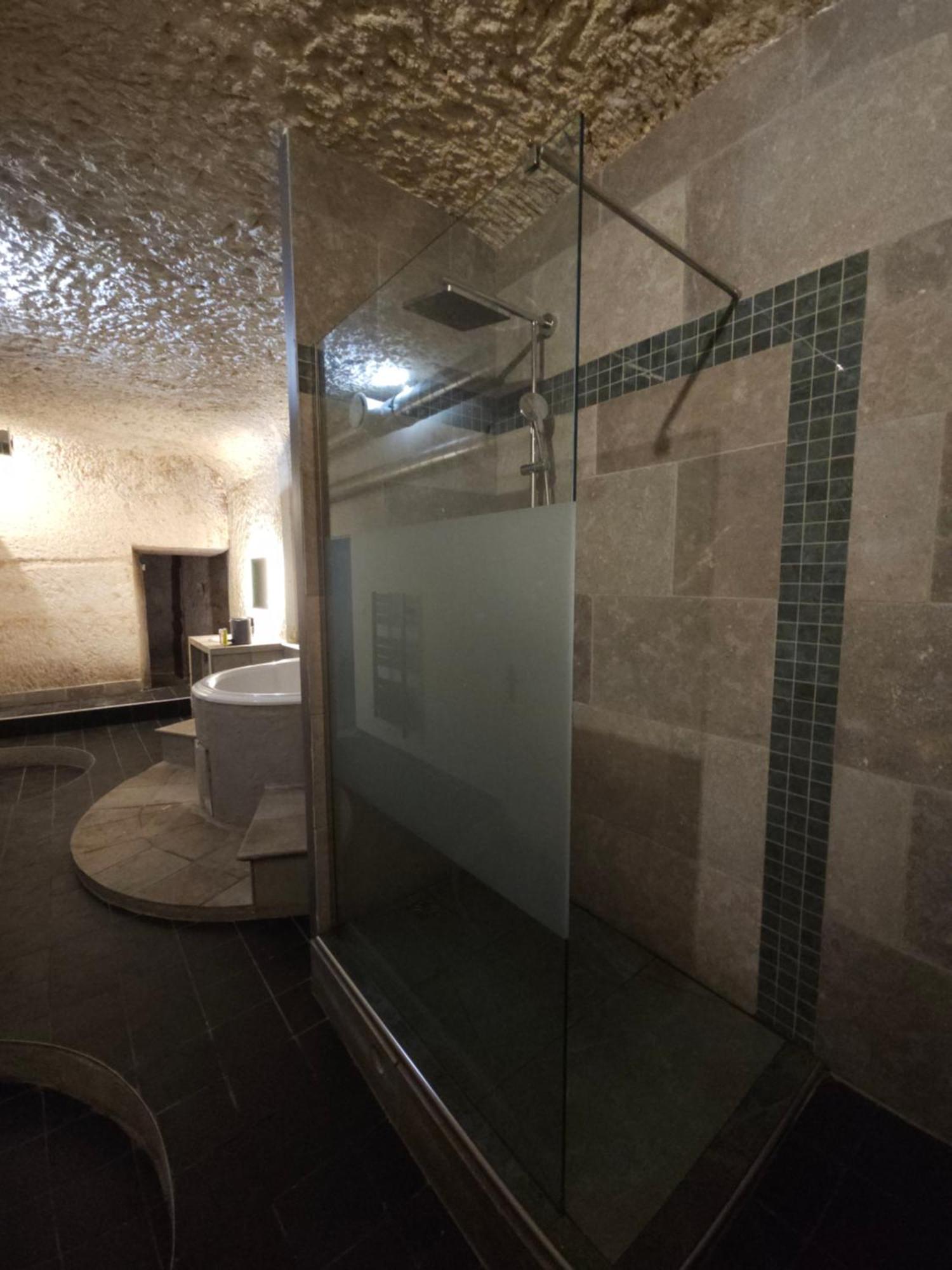 Troglodyte Baths Apartment Saint-Etienne-de-Chigny Luaran gambar
